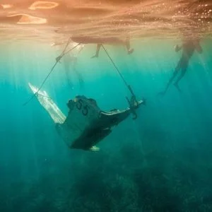 Ramassage d'épave avec Paddle Cleaner et Projet AZUR