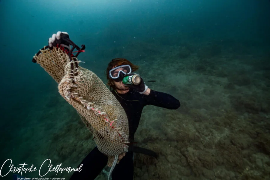 Ramassage de déchets sous-marins
