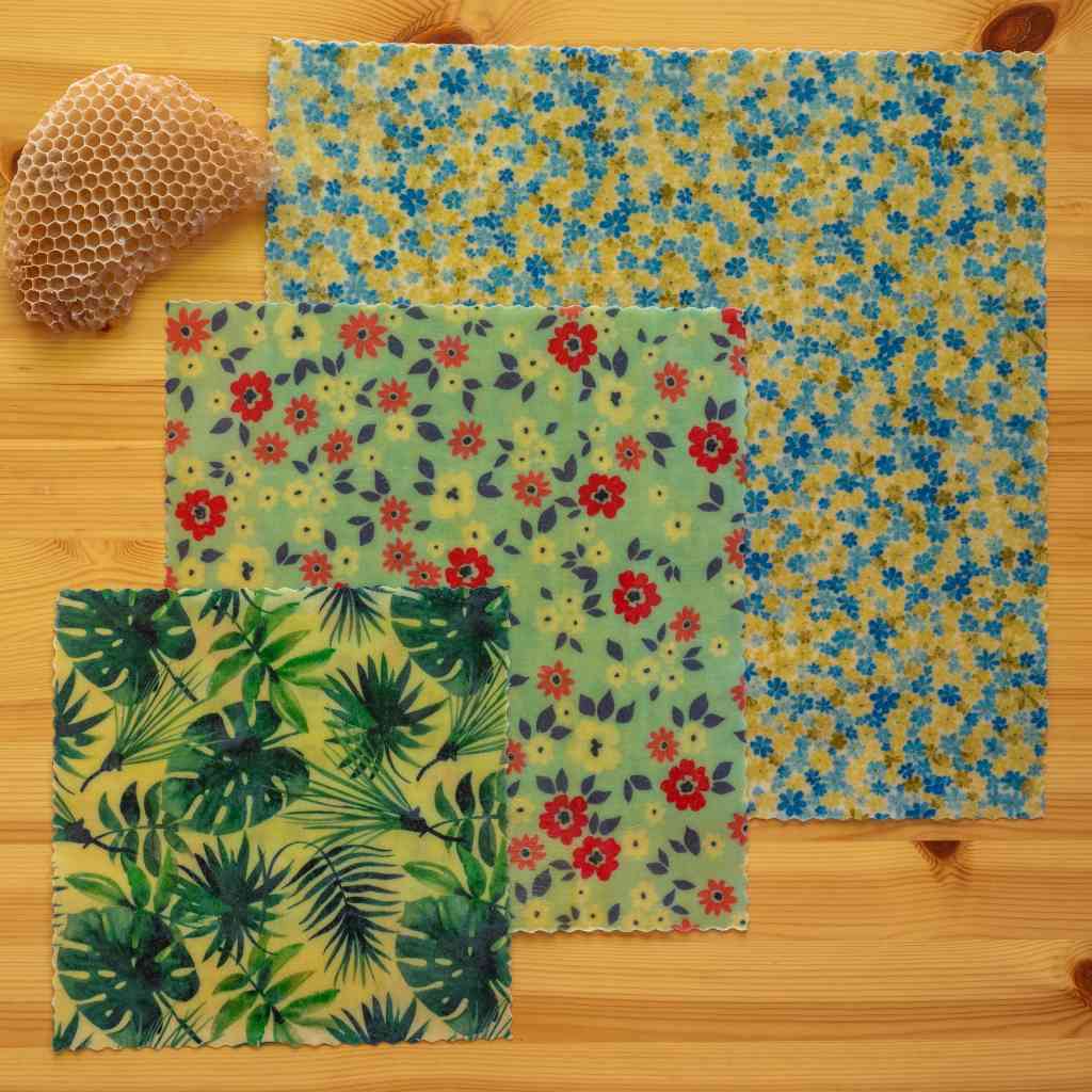 3 bee wraps taille S M L, collection "Fleurs des champs" de L'abeille qui emballe: motifs fleurs