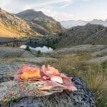 Pique-nique juste sorti des beeswraps au lac de Vens, dans le Mercantour