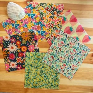 Pack "Fruité" de 6 bee wraps taille Small, collection "Fleurs des champs" - L'abeille qui emballe